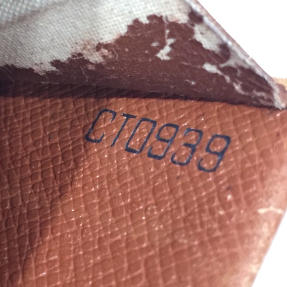 Louis Vuitton rounded coin purse - Picture 5 of 5